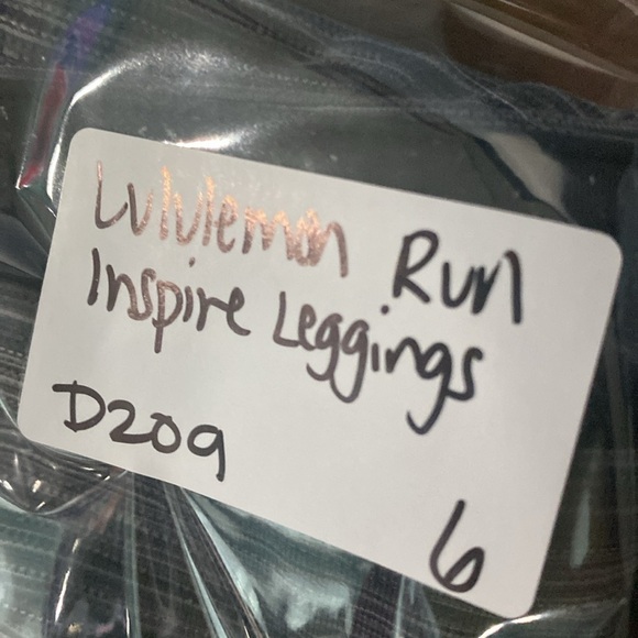 Lululemon Run: Inspire Crop II (Mesh) 21” in Cyber Stripe Deep Coal Black Sz 6 - Picture 11 of 11